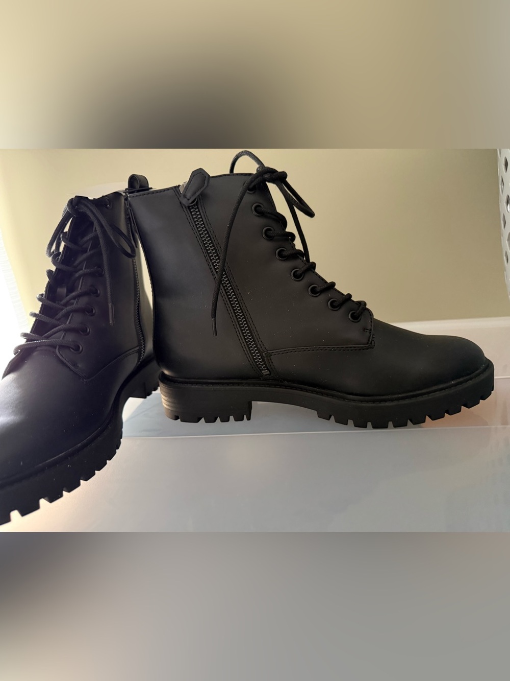 NWT Banana Republic Vegan Combat Boots SZ 9 Never Worn - Picture 7 of 8